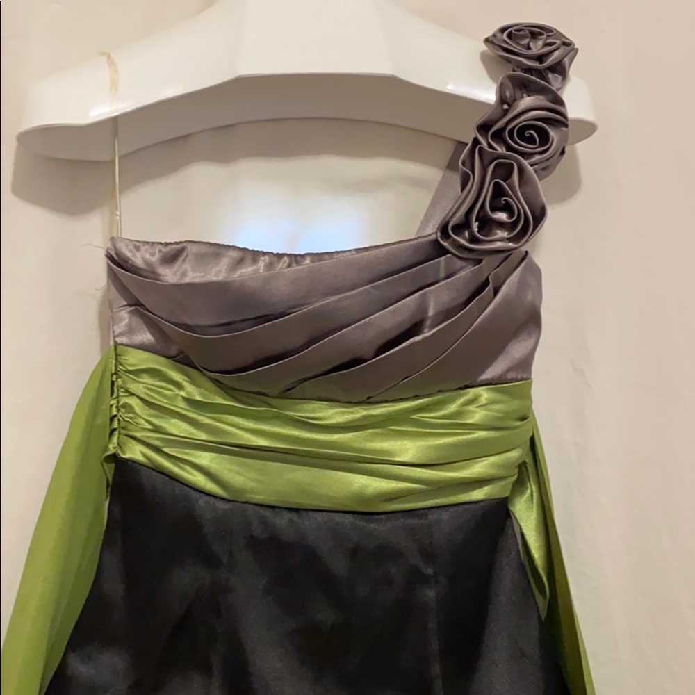 Speechless Size 3  Grey & Green mini formal dress